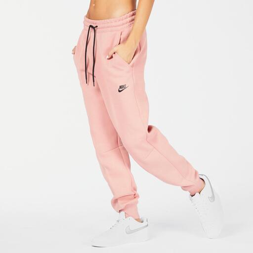  Nike Tech