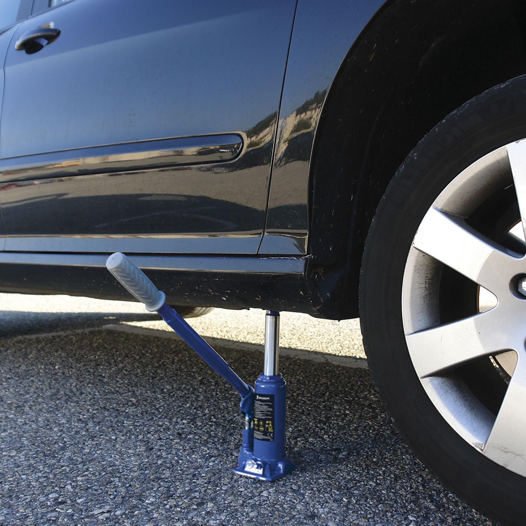 3-tonne hydraulic bottle jack, lifting height 195mm to 385mm - MICHELIN - For lifting cars, SUVs, vans, 4x4s.