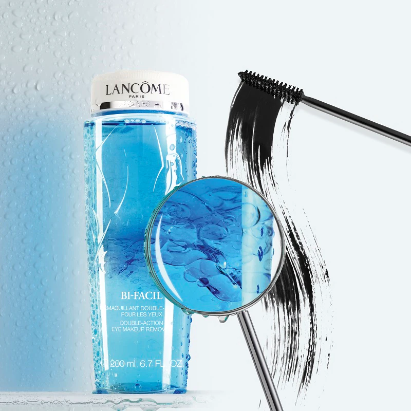 Demaquilante bifásico para olhos Lancôme Bi-Facil, para todos os tipos de pele, inclusive as sensíveis.