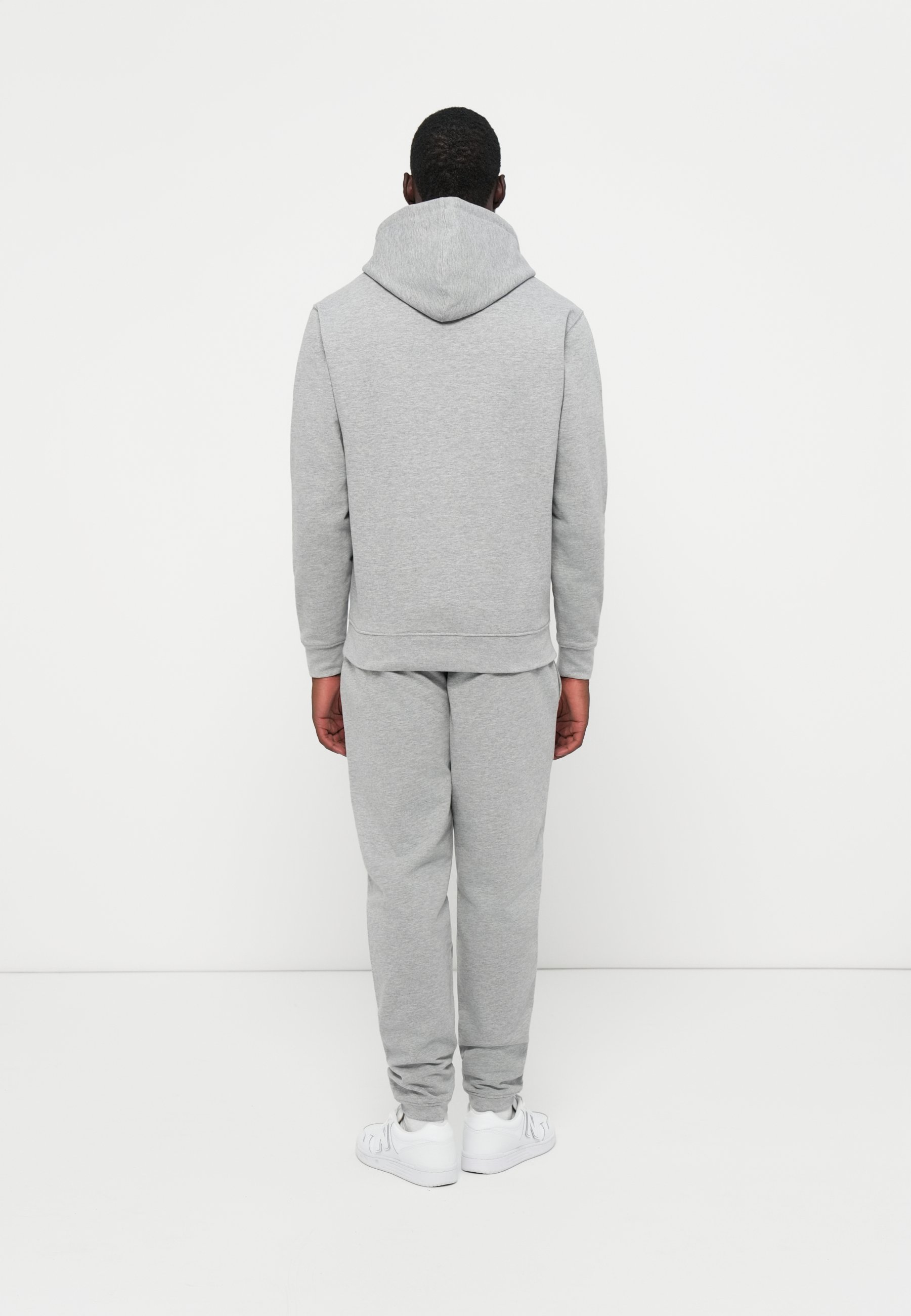Mikiny s kapucí Weekend Offender