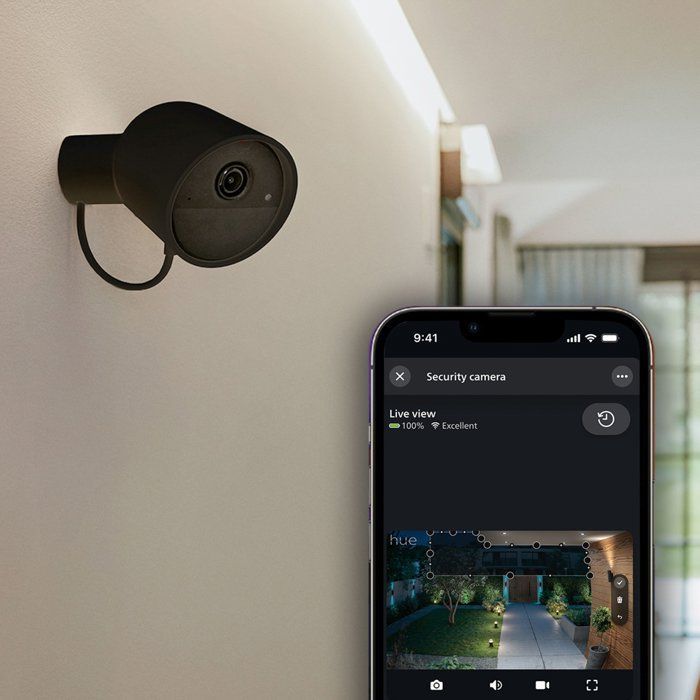 Cámara inteligente Philips Hue para exteriores, con cable, visión nocturna, 2K, de escritorio, color negro.