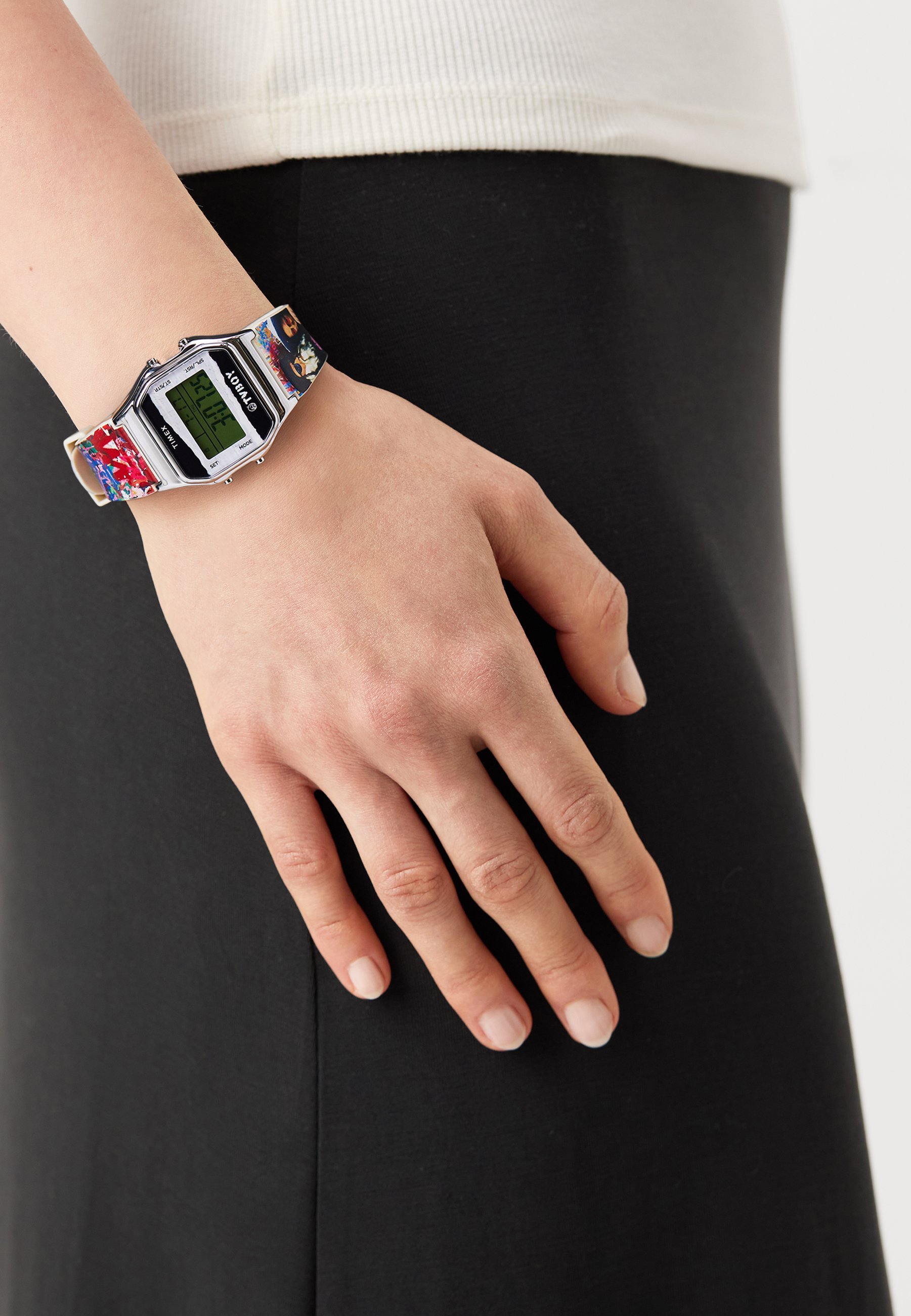 Timex TVBOY 80 Unisex - Digitaluhr - mehrfarbig