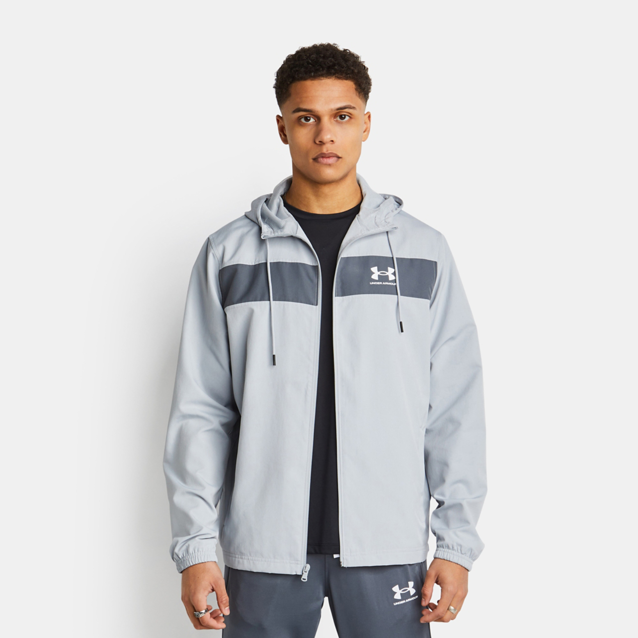 „Under Armor“ sportinis stilius