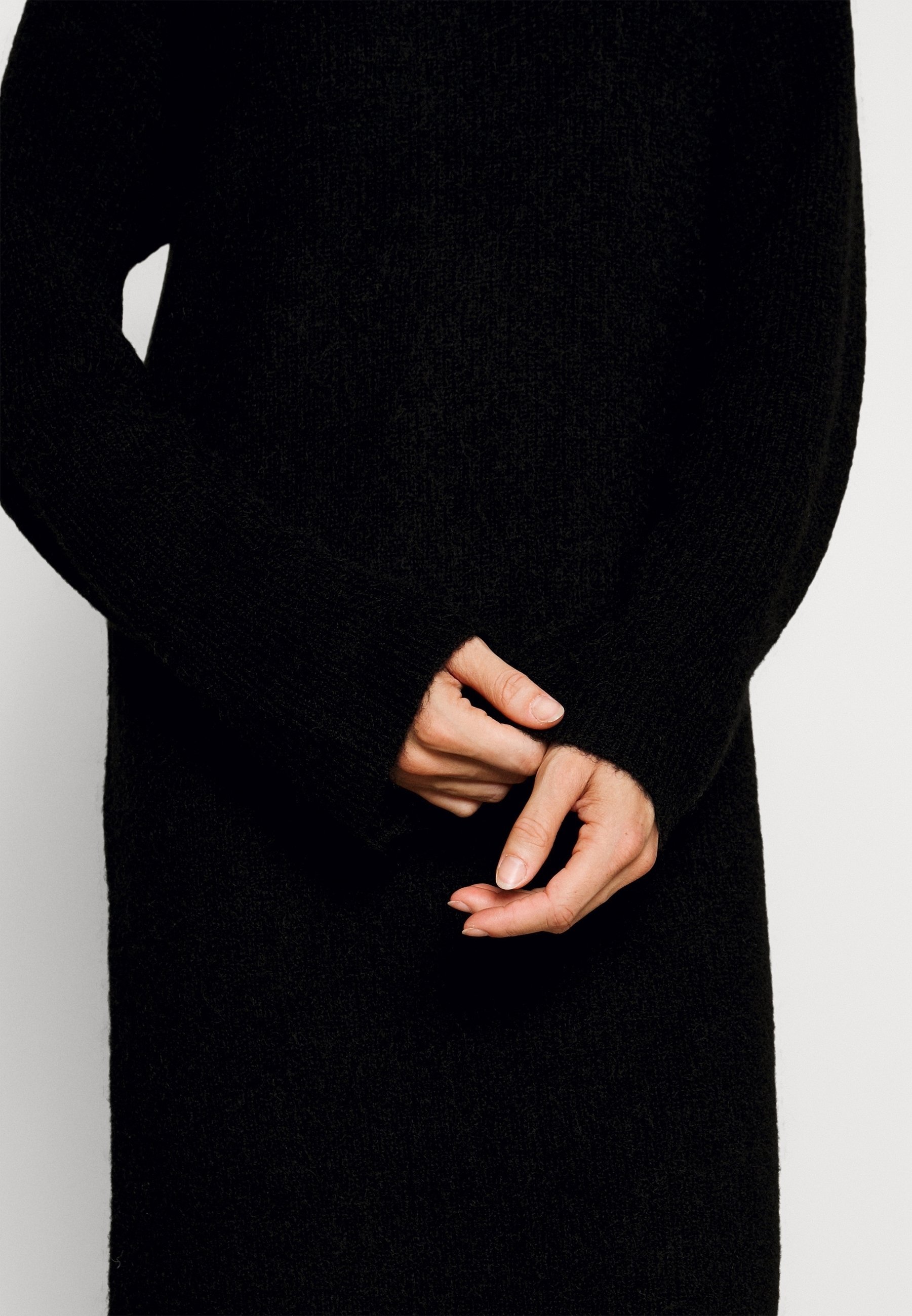 Džemper-haljina Selected Femme Tall - crna
