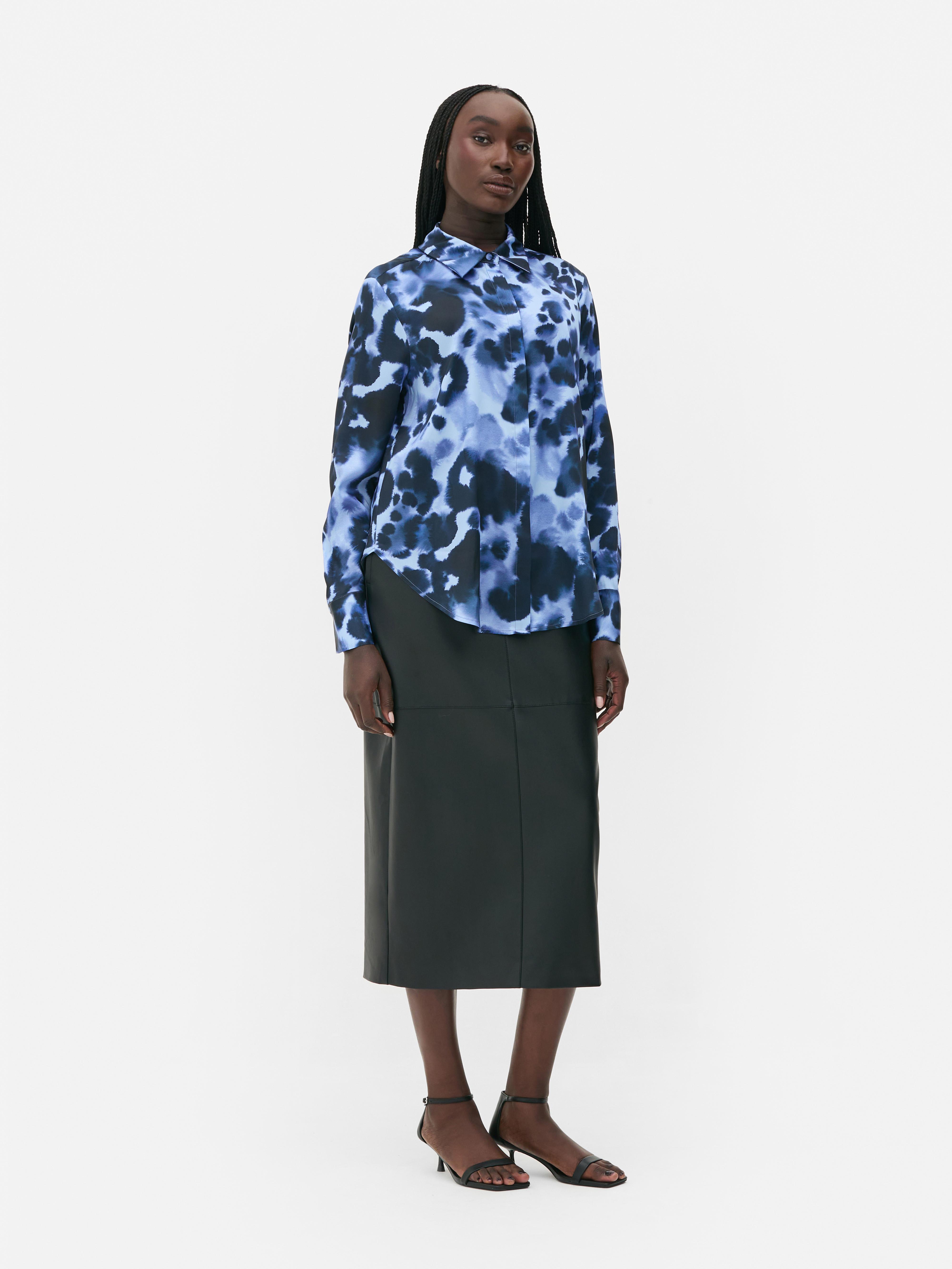 Cămașă cu imprimeu tie-dye The Edit O cămașă cu guler clasic, închidere frontală ascunsă, imprimeu integral și tiv rotunjit