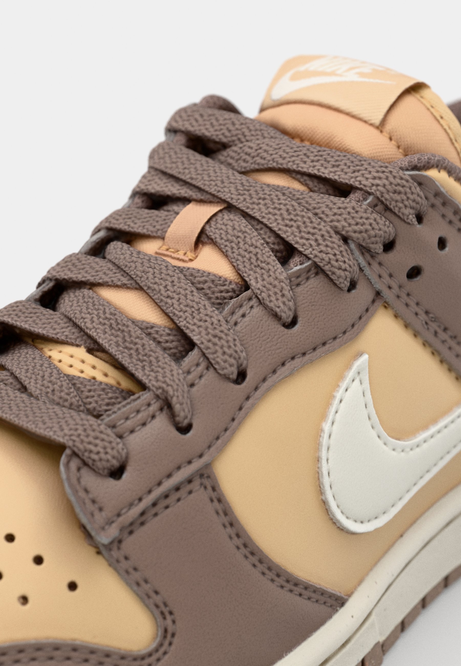 Nike Sportswear sneakers - bruin