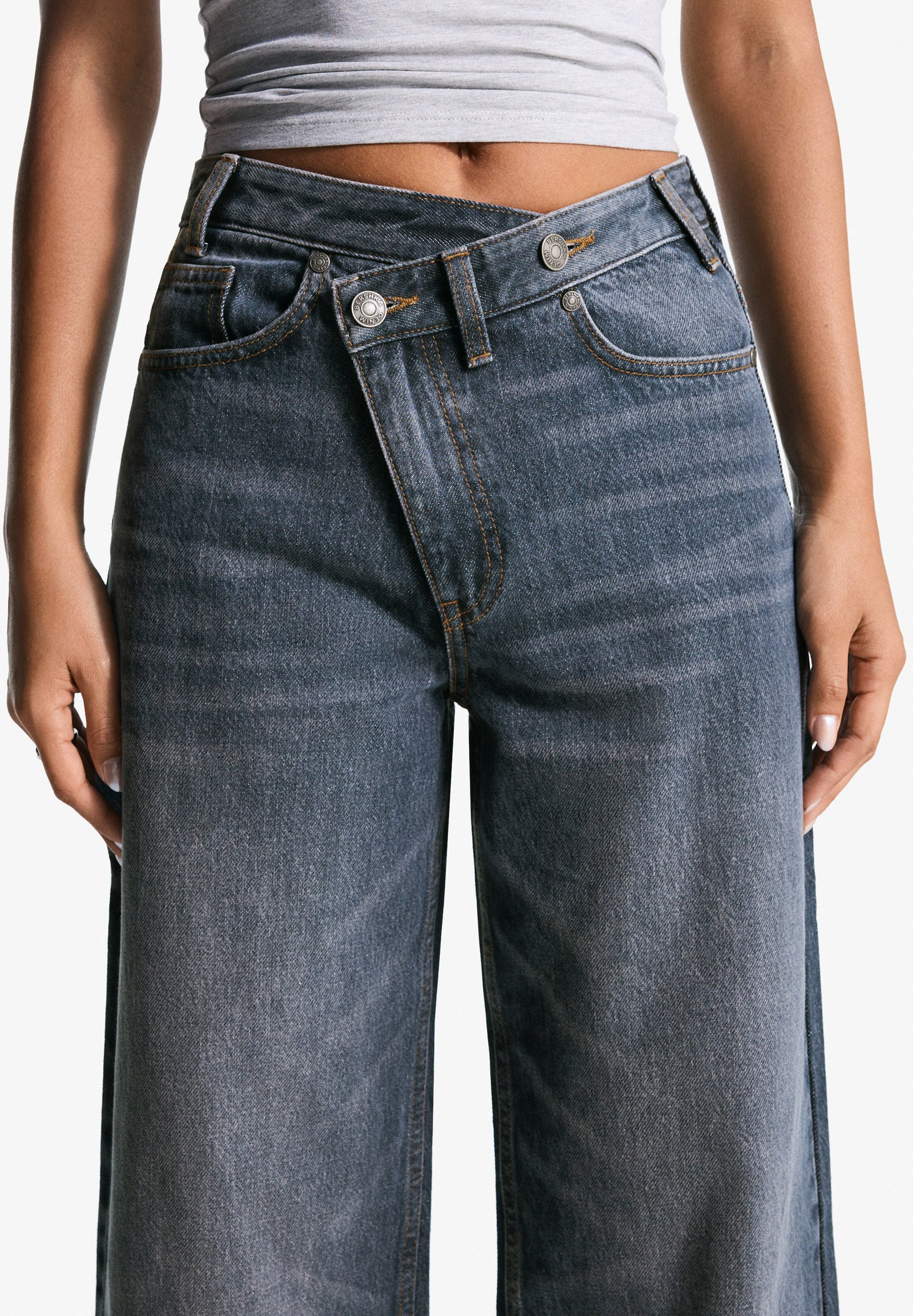 Bershka WIDE - Relaxed fit jeans - donkerblauw