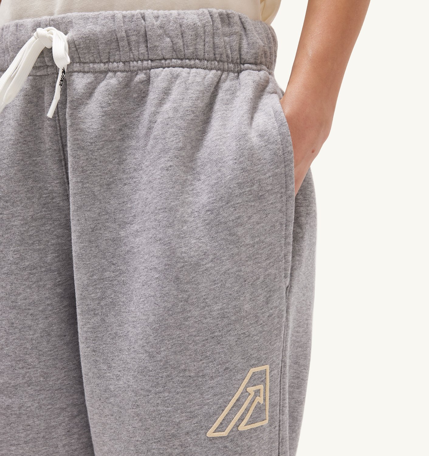 PANTALONI JOGGERI DIN JERSEY DE BUMBAC GRI