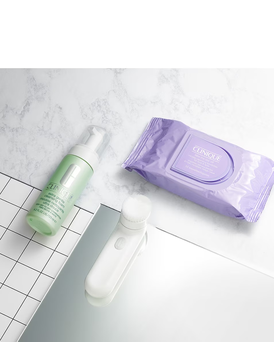 CLINIQUE EXTRA GENTLE CLEANSER FOAM FACIAL FOAM DECURĂȚARE - BLÂND - TEN SENSIBIL/FOARTE USCAT ȘI MIXT