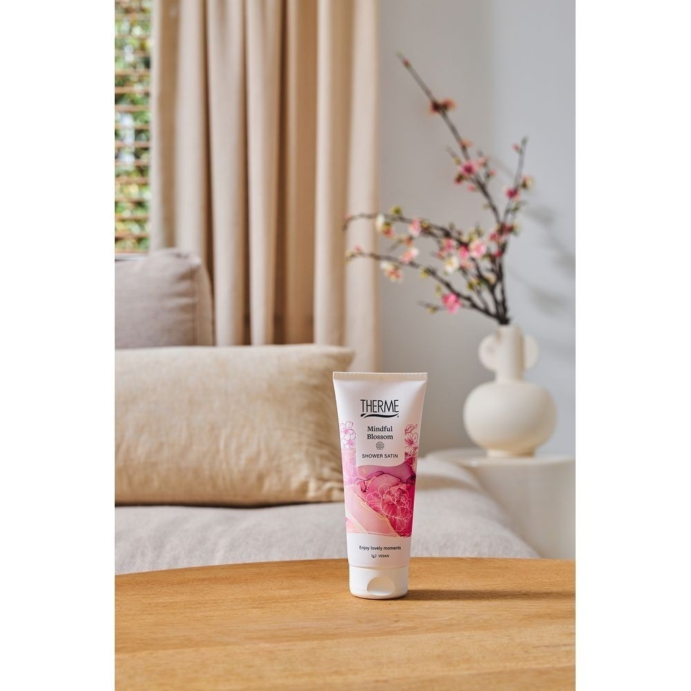 THERME Mindful Blossom туш сатен - 200 мл