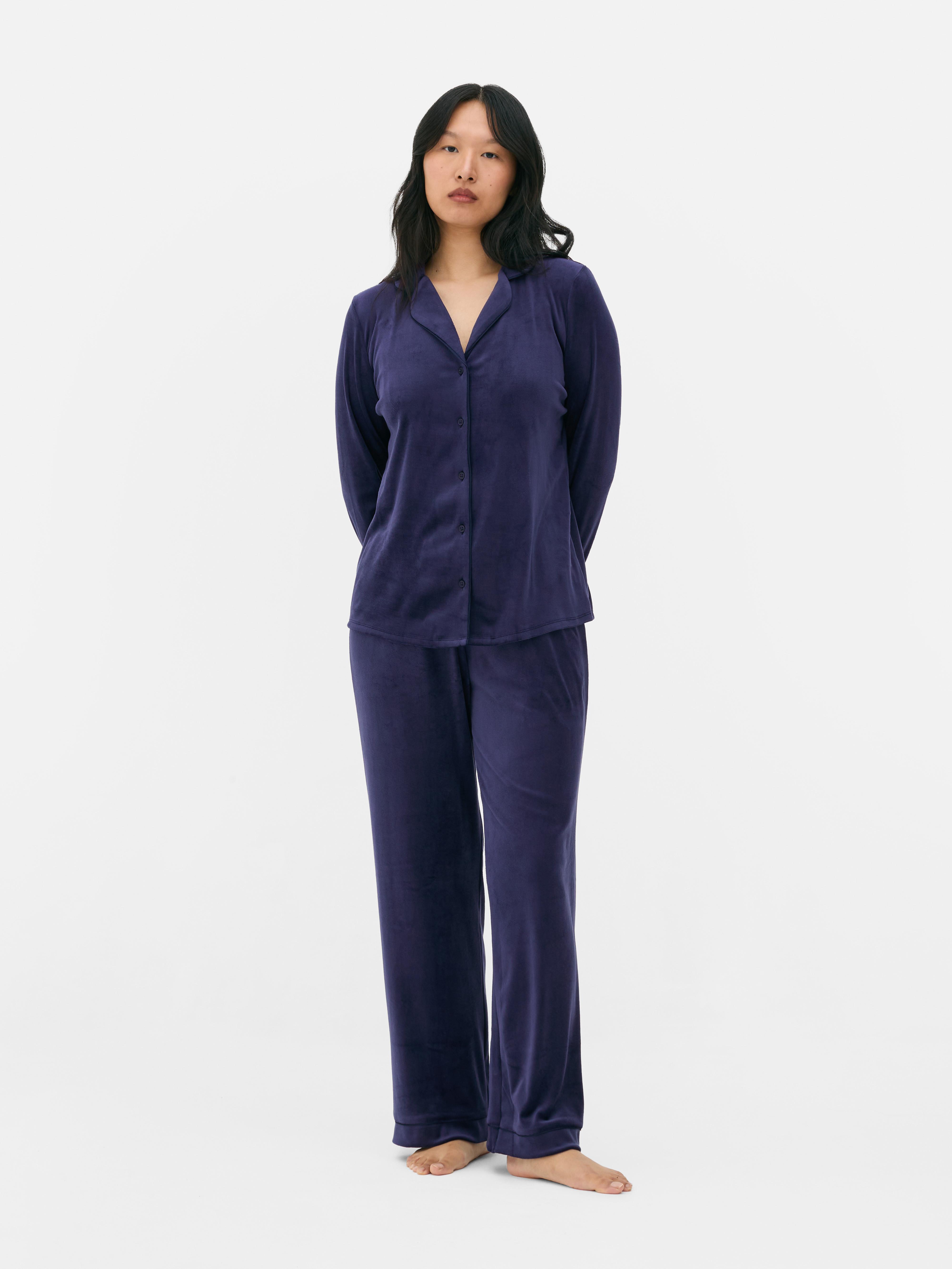 Velour-poikaystävä-pyjama Rento velour-pyjama, jossa kaulus jakku ja joustava vyötärö