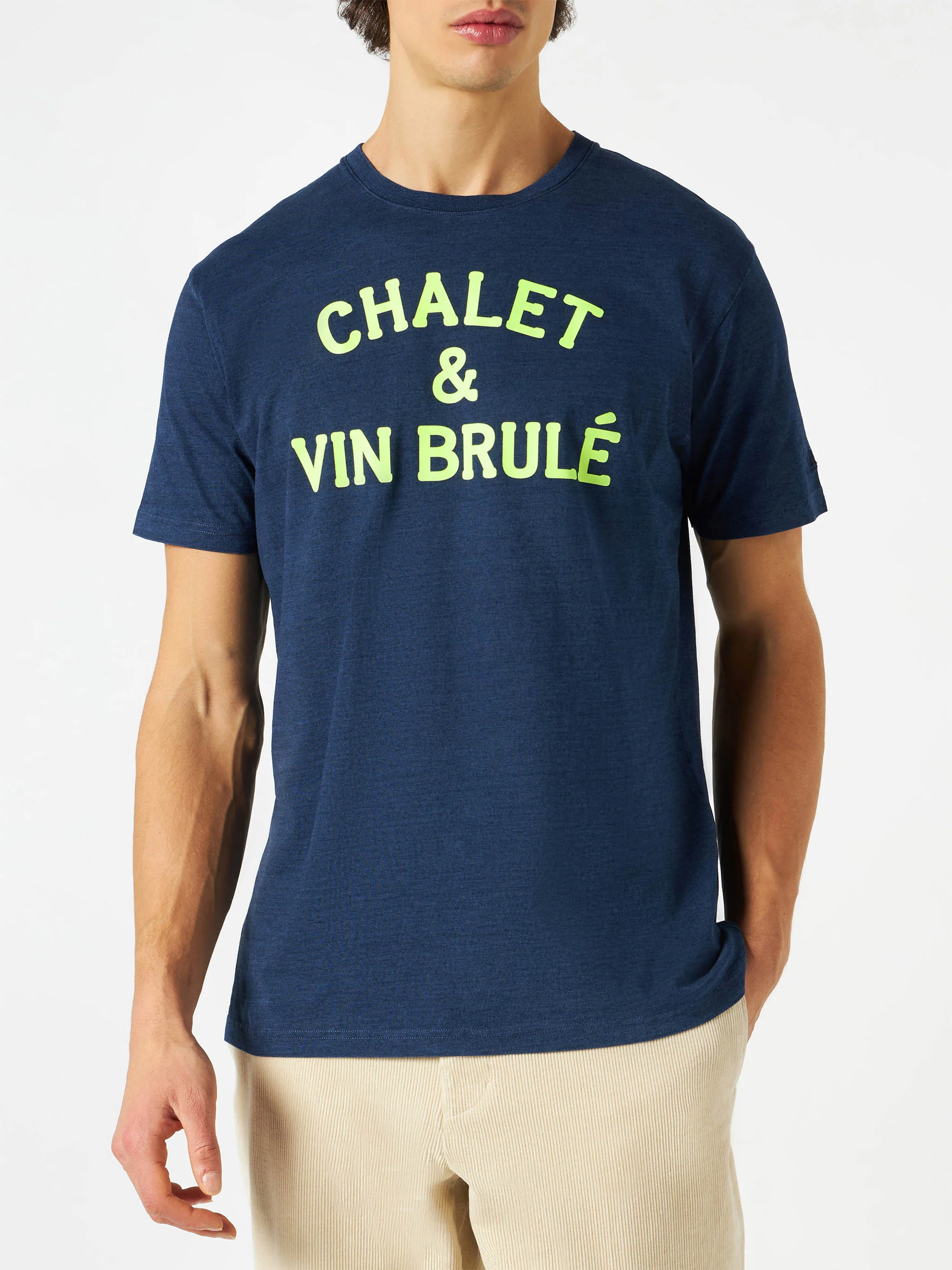T-shirt voor heren met chalet- en glühweinprint in neongeel.