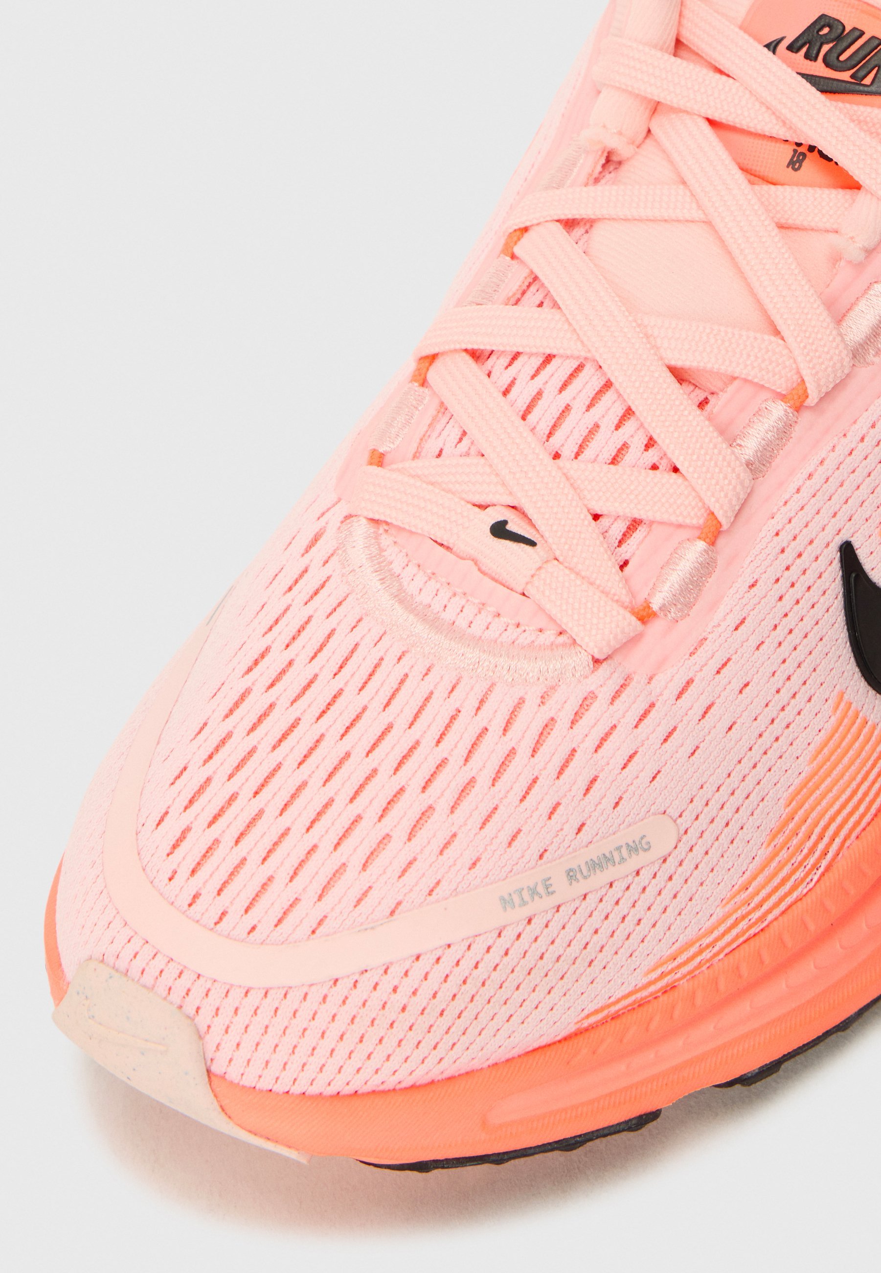 Nike Performance VOMERO 18 UNISEX - Hardloopschoenen voor op de weg - echo pink/black/bright crimson/crimson bliss
