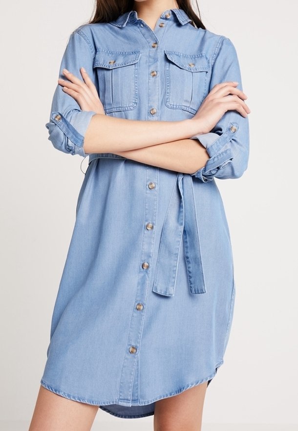 Vero Moda denim jurk - lichtblauwe denim
