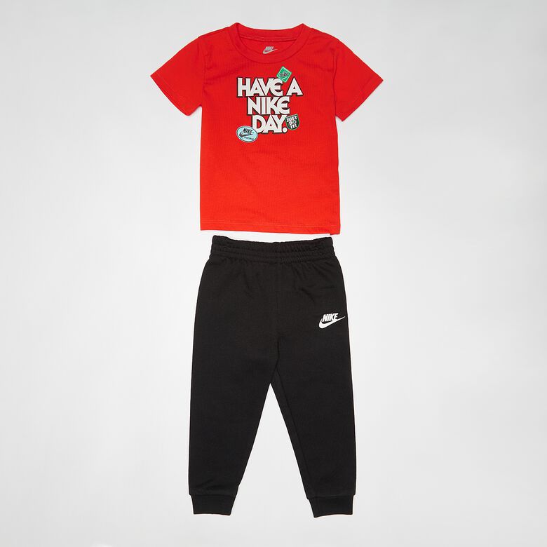 Sportkleding set bestaande uit een T-shirt met korte mouwen, fleecebroek en sportkleding (2-delig)