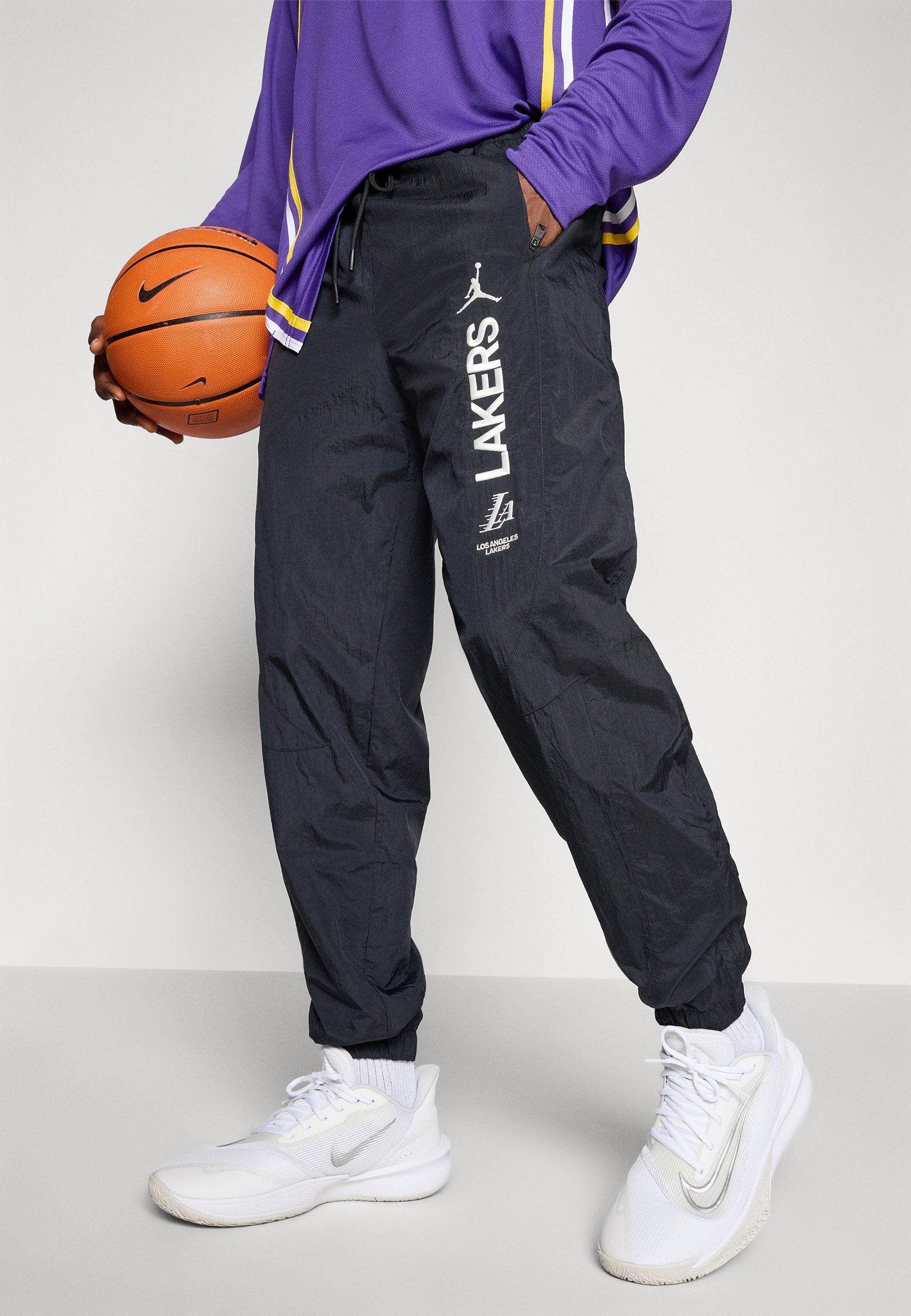 Pantaloni da tuta Nike Performance LOS ANGELES LAKERS - nero/velluto