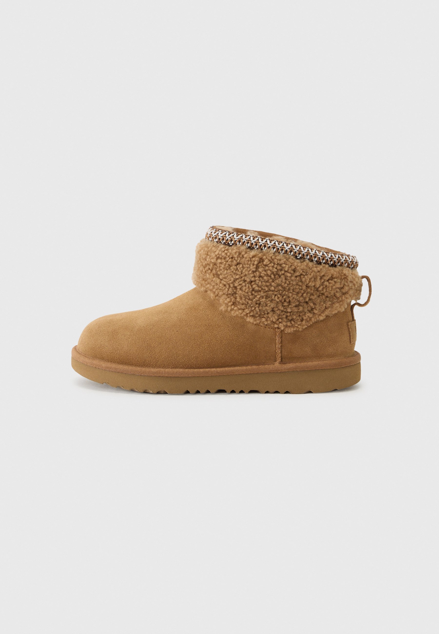 UGG CLASSIC ULTRA MINI UNISEX - Winter boots - chestnut