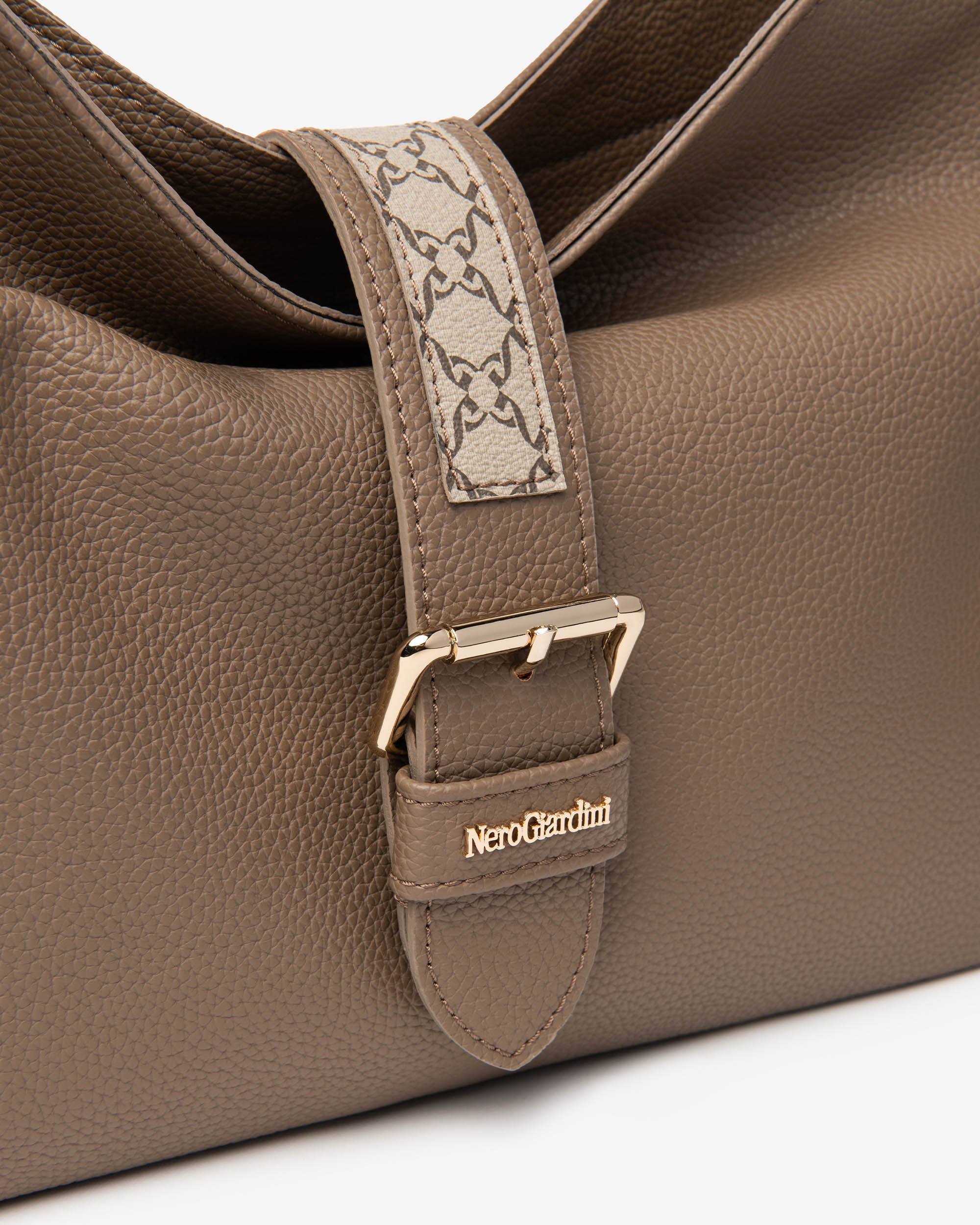  Damen-Schultertasche aus technischem Material