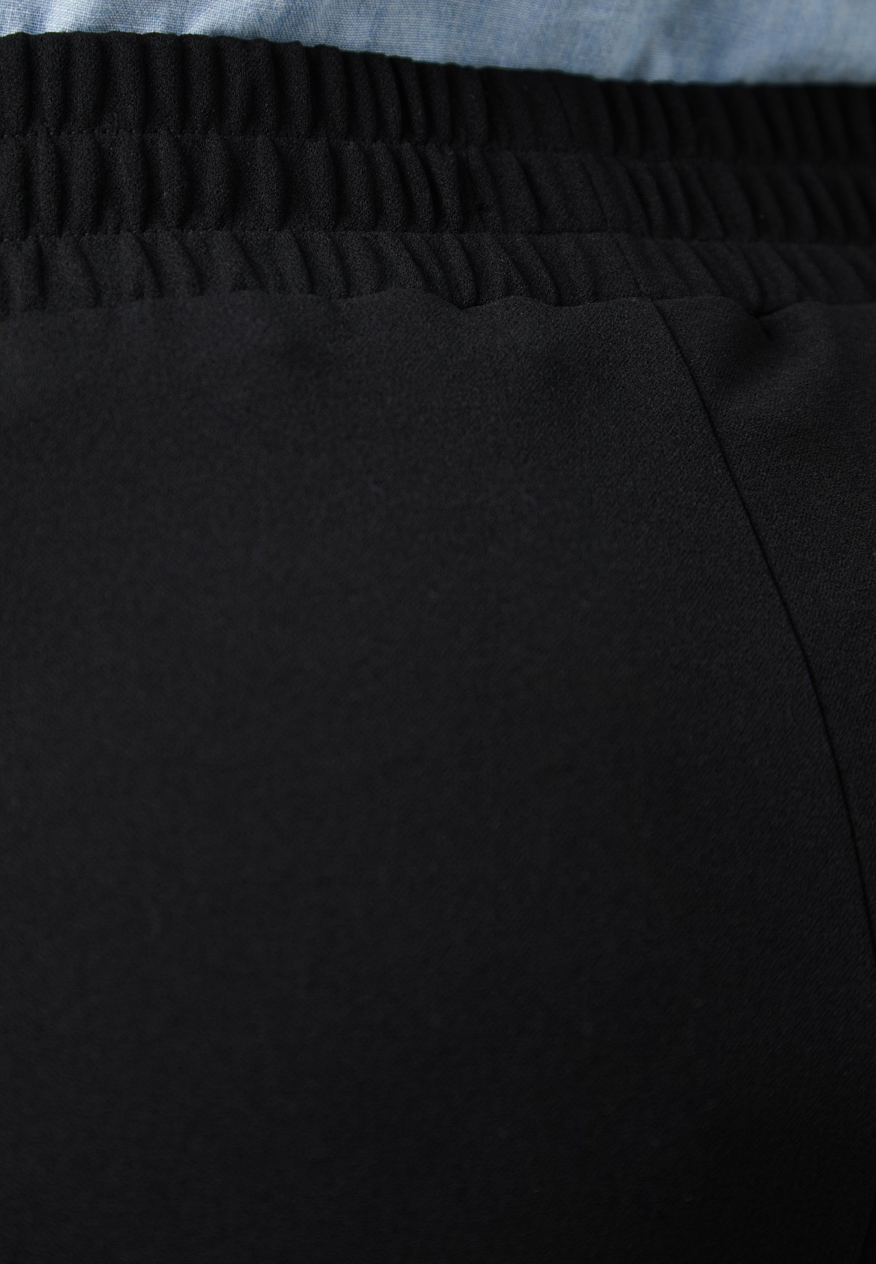 ONLY Carmakoma CARLAMA STRAIGHT - Kalhoty - black