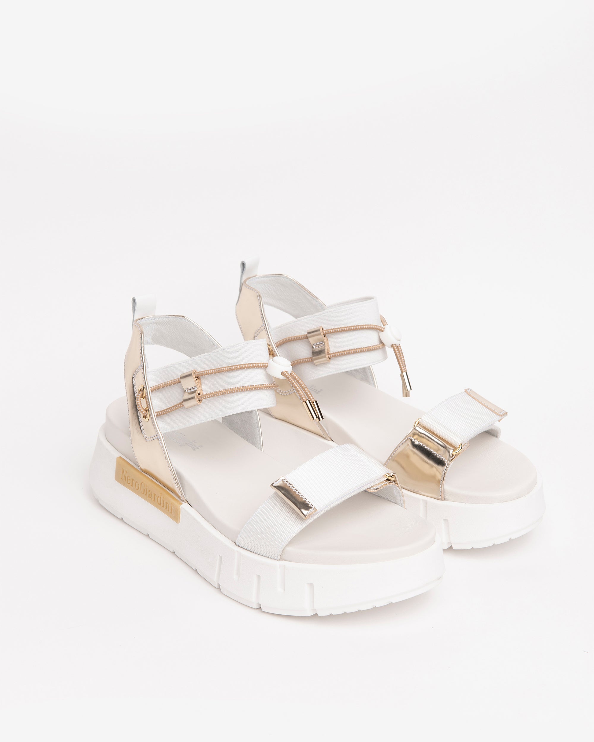  Sandales pour femmes en cuir et matières techniques