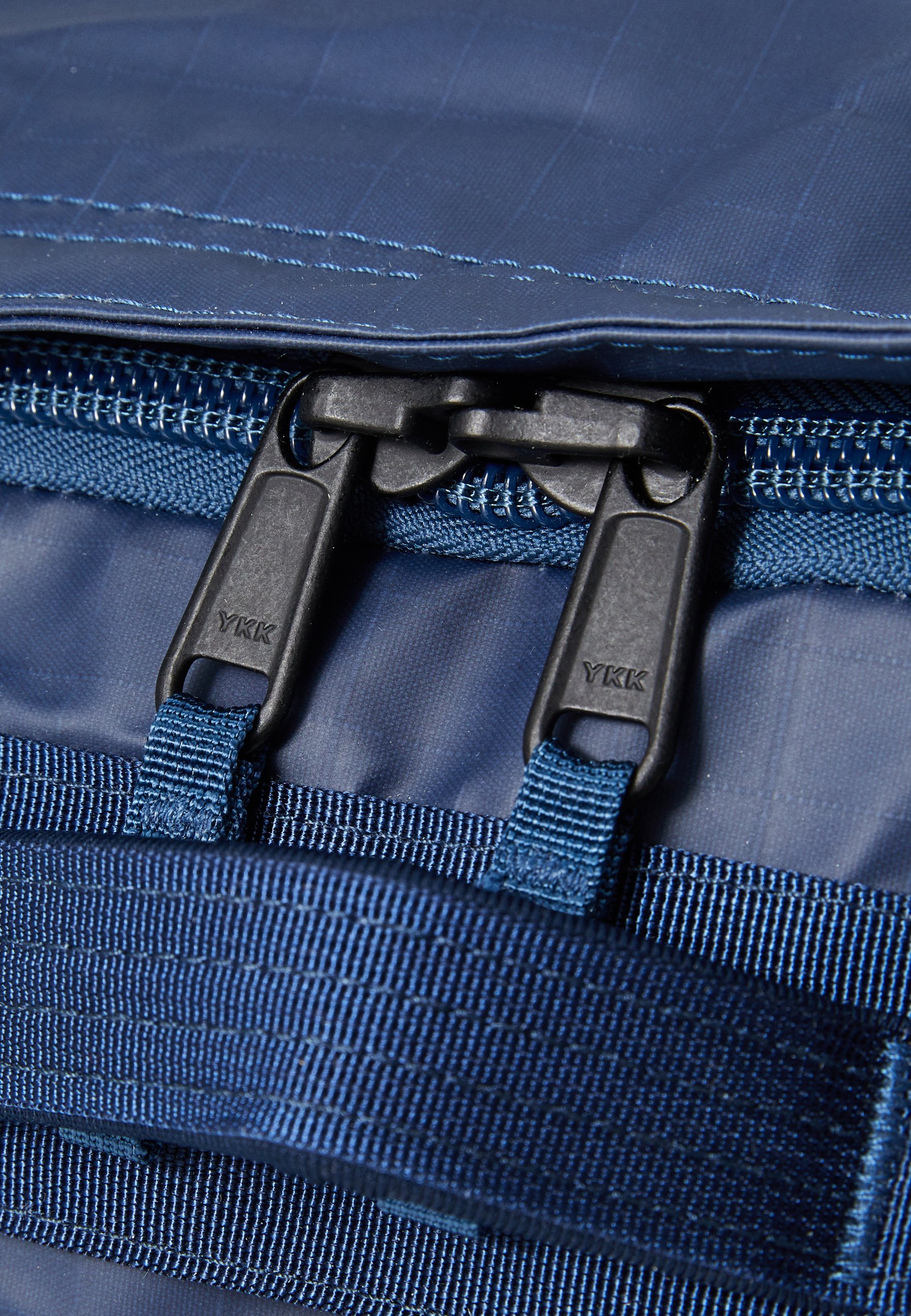 The North Face BASE CAMP VOYAGER DUFFEL 42L UNISEX - Reiseveske - shady blue/summit navy