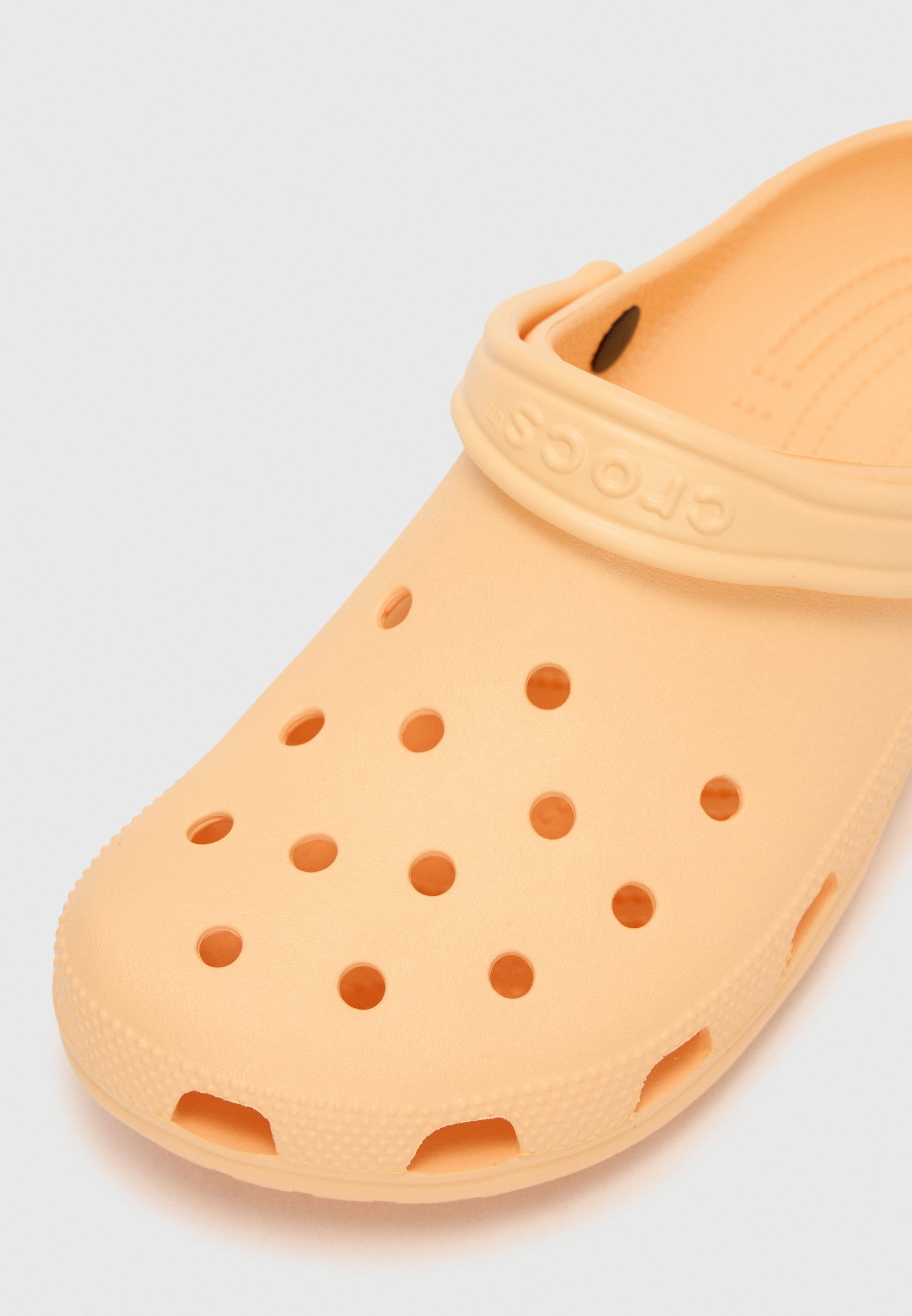 Crocs CLASSIC UNISEX - Sandale - golden hour