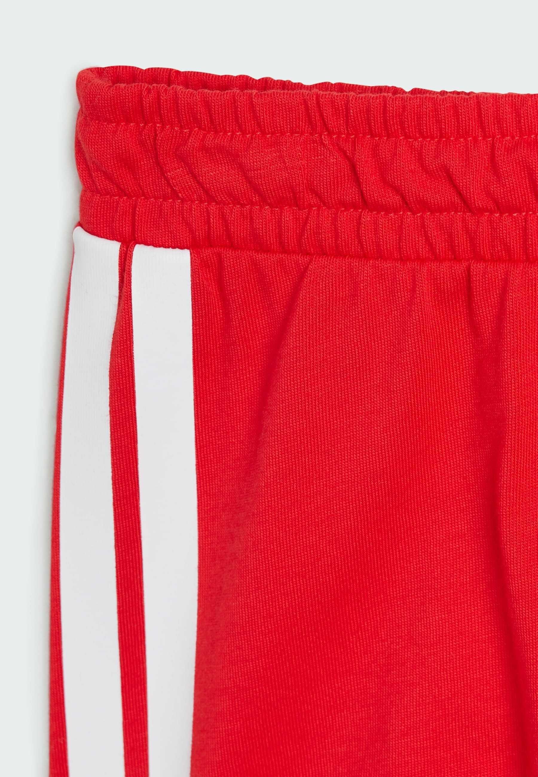 adidas Sportswear MARVEL SPIDER-MAN T-SHIRT SET - Shorts - zwart wit