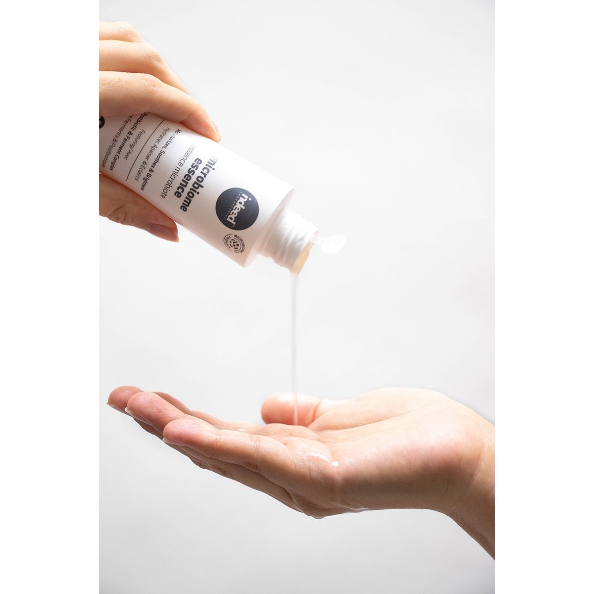 Hydratačné sérum Indeed Labs Microbiome Essence - 80 ml