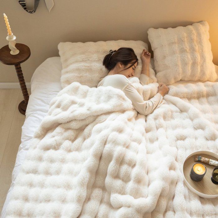 Blanket - Throw - Ultra-soft home blanket - White (100 × 160 cm) - Polyester microfiber - Luxurious and brushed -