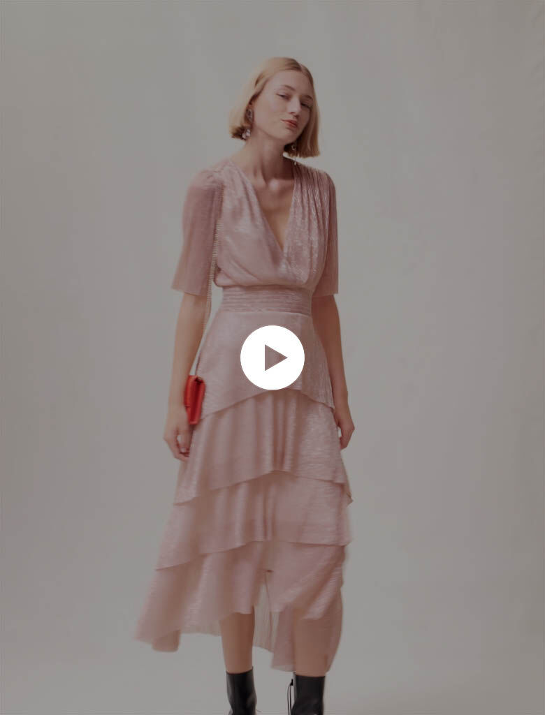 Lange laméjurk met ruches-roze poudré