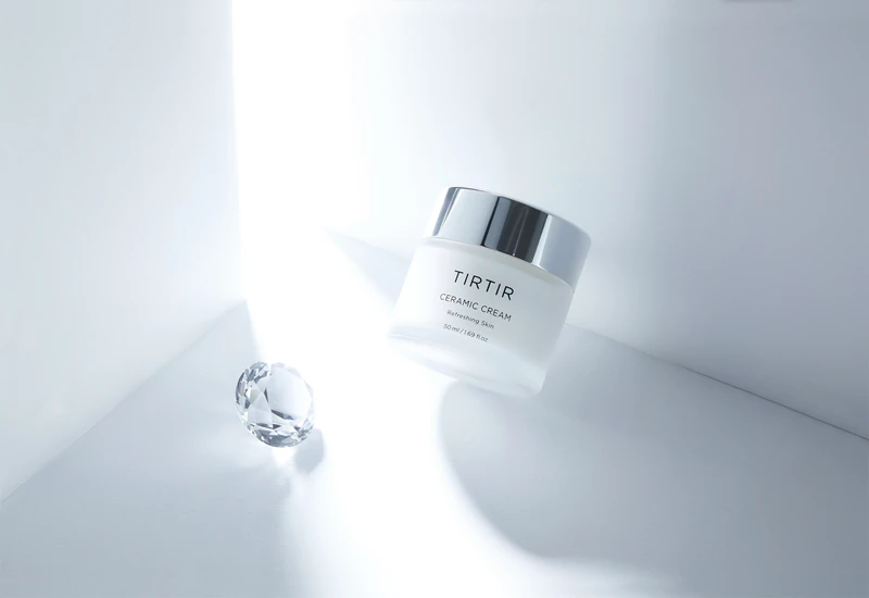 TIRTIR Ceramic Cream virkistävä kosteusvoide kuivalle iholle