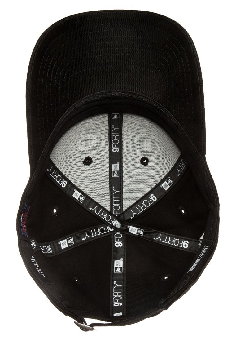 New Era petten