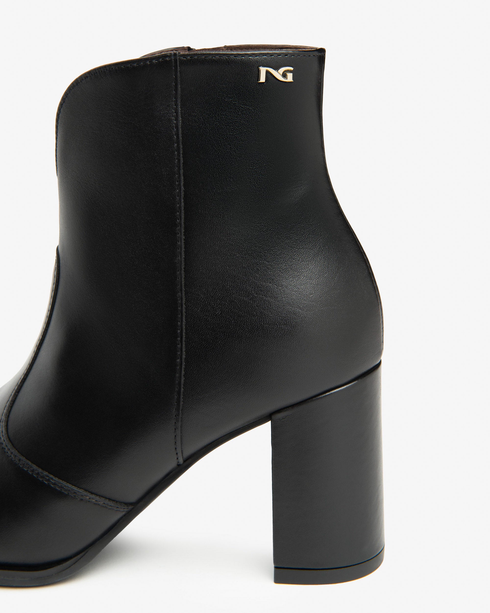  Damen-Ankle-Boots aus Leder