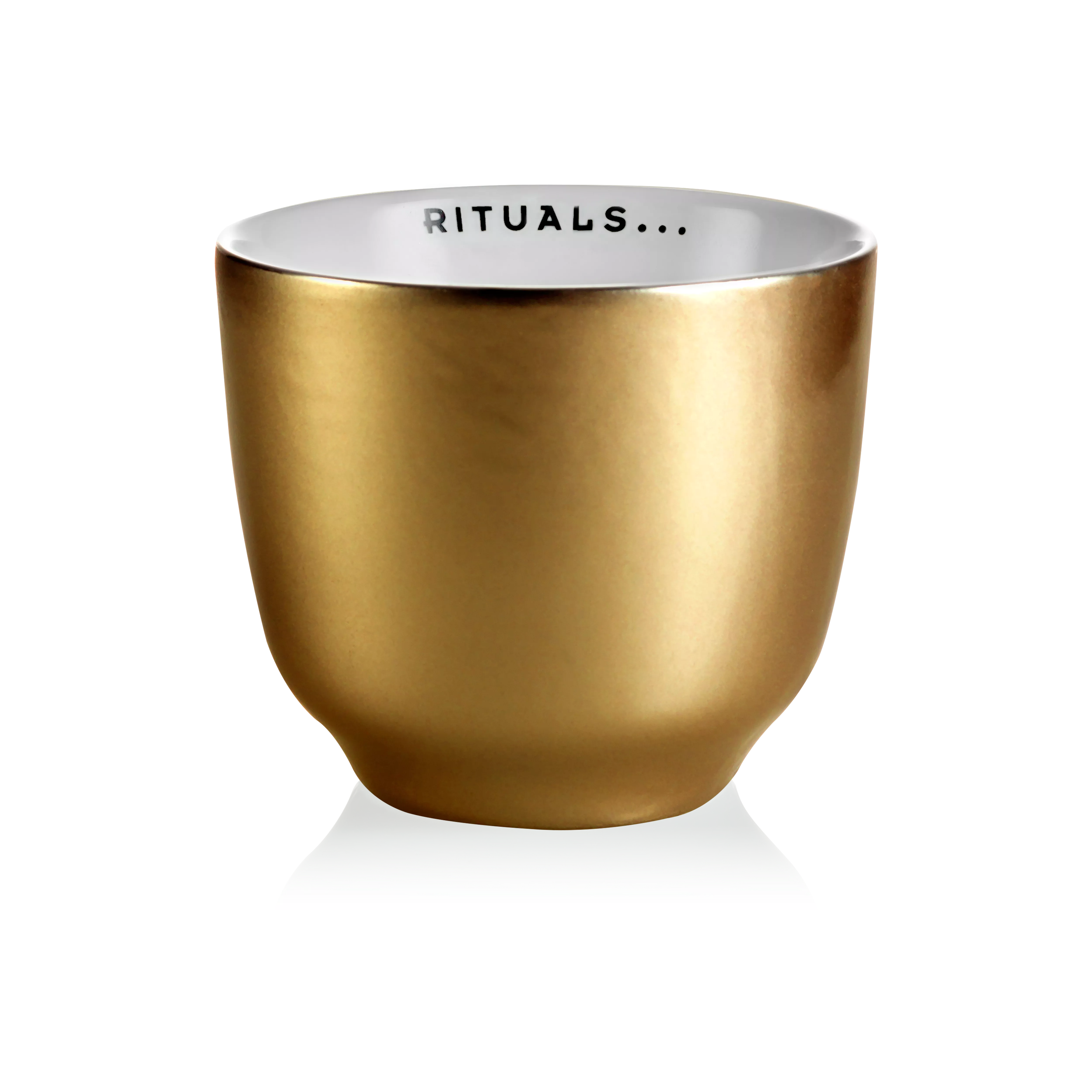 Taza de té dorada