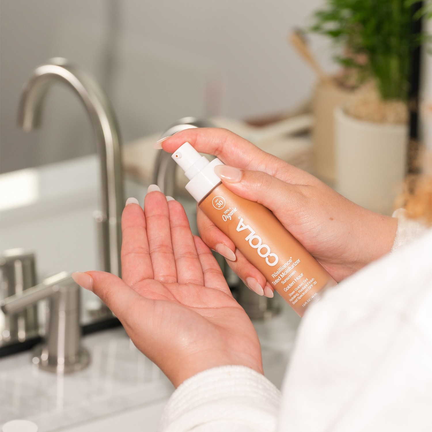 Coola Rosilliance Tinted Moisturizer SPF 30