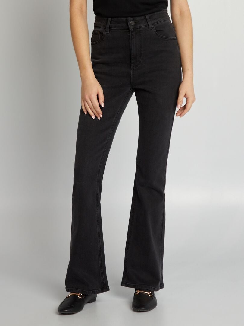 Calça jeans flare com 5 bolsos - L28 - PRETA