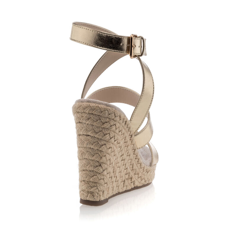 Alpargatas amarillas para mujer con suela de cuerda.