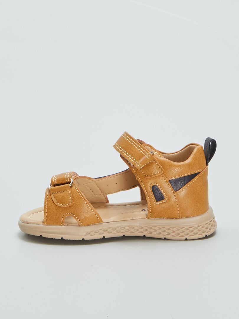 Sandalias bajas con tiras - MARRÓN