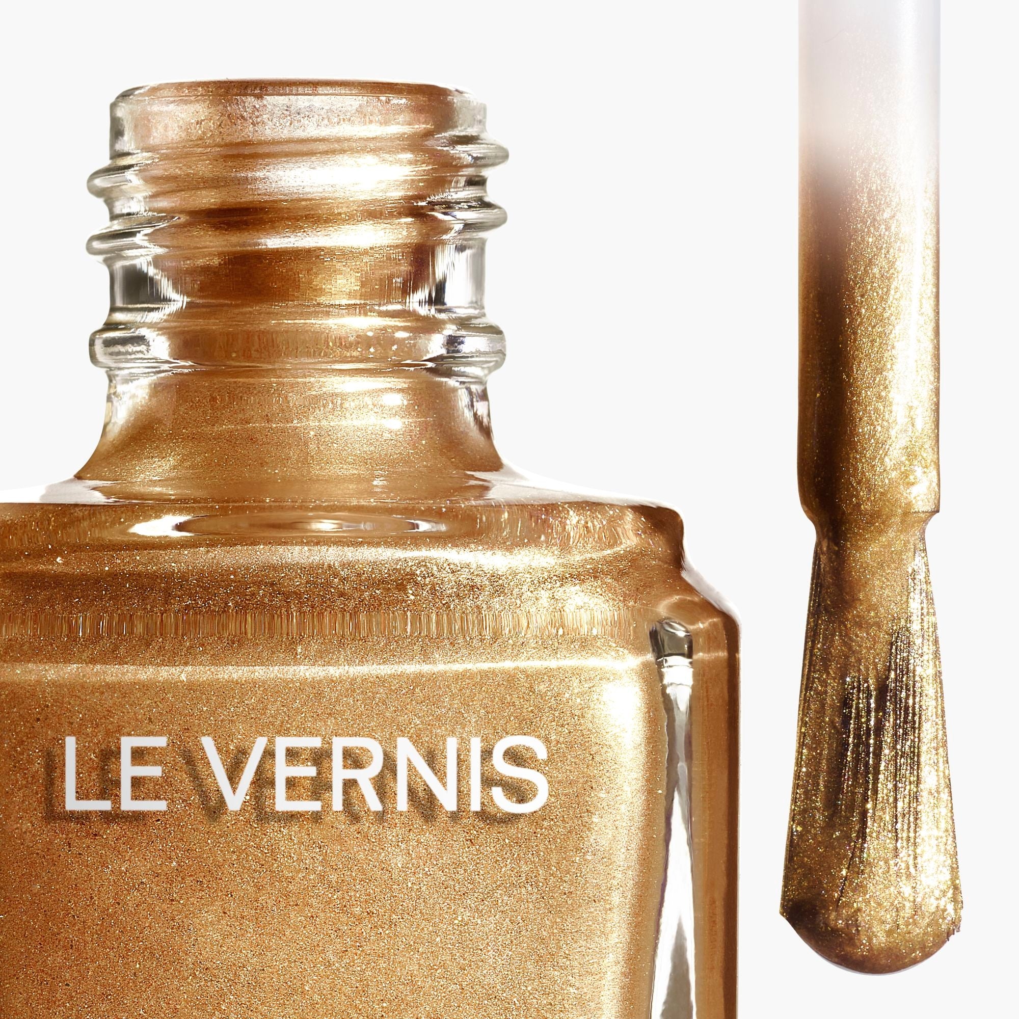 LE VERNIS - COLORE E BRILLANTEZZA LUNGA TENUTA
