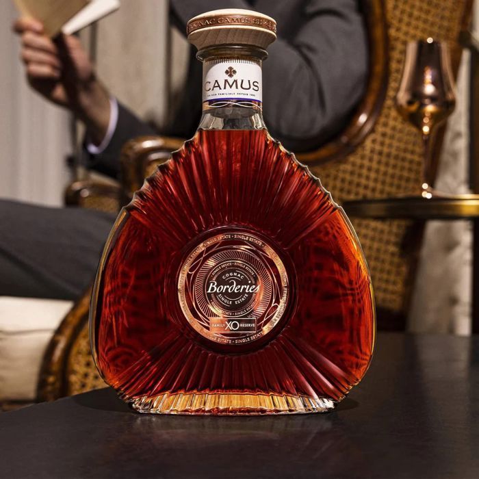 Camus - XO - Borderies - Family Reserve - Cognac Brun - 40.0% Vol. - 70cl