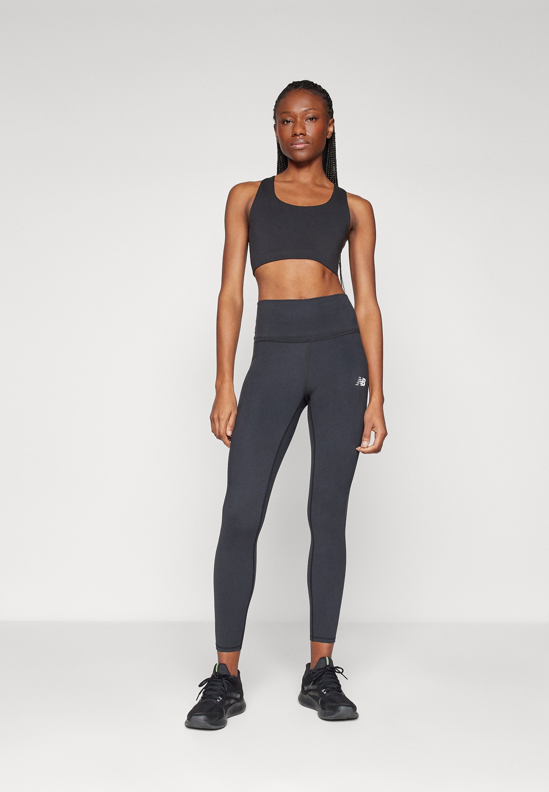 New Balance DEFINE TRAIN BRA – Biustonosz sportowy o średnim wsparciu – czarny