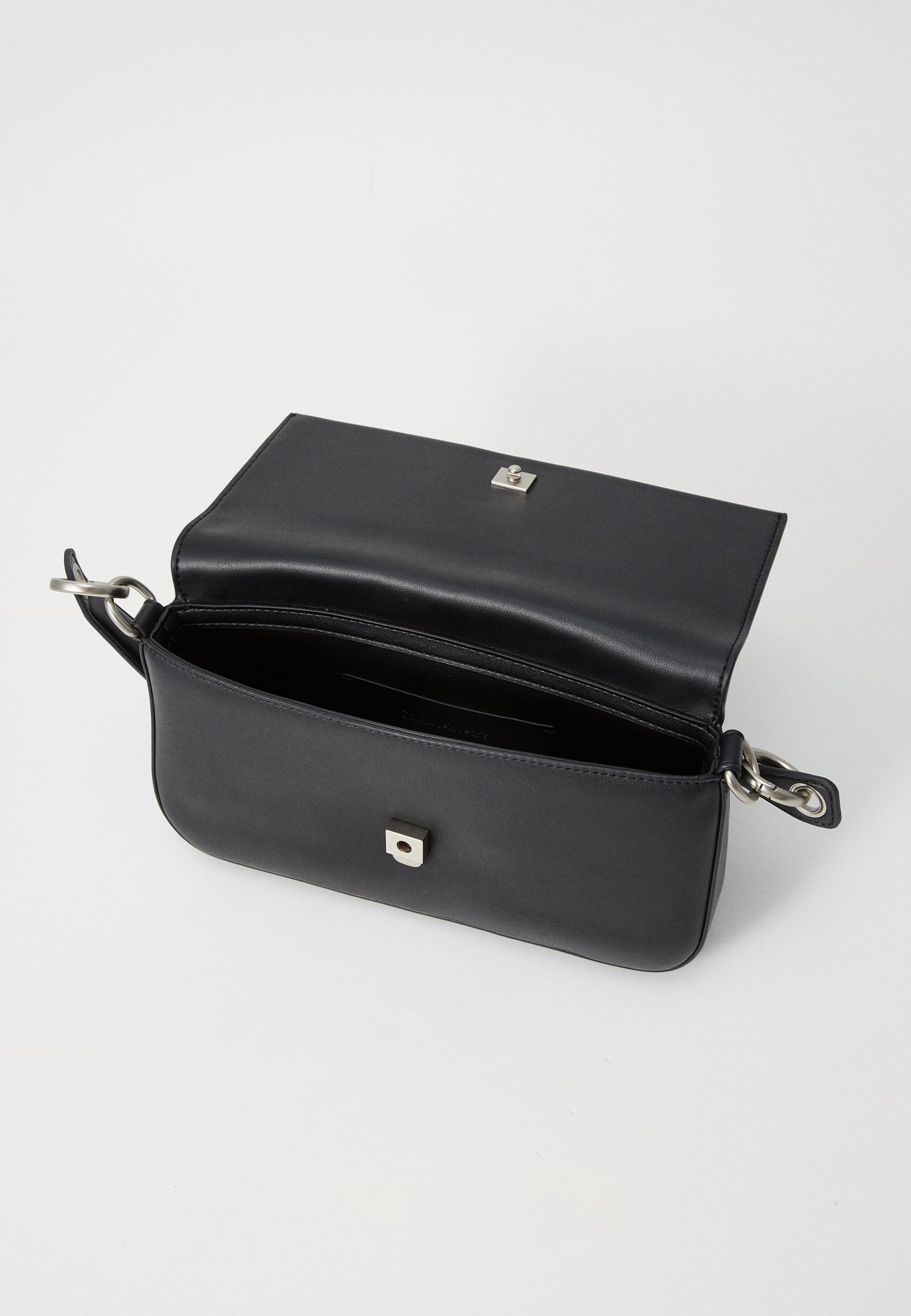 Pochette à bandoulière sculptée Calvin Klein Jeans - Sac à main - Noir