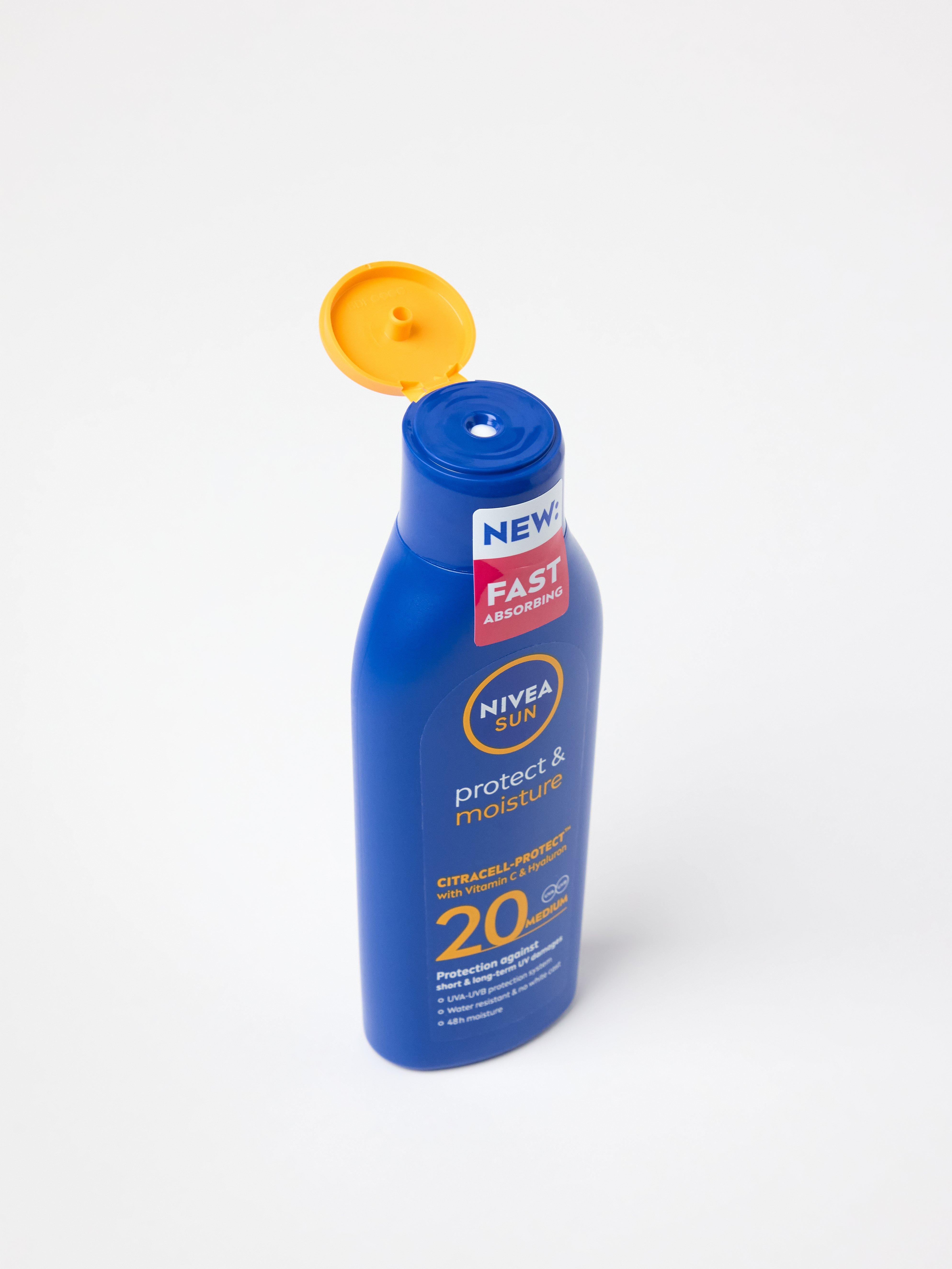 NIVEA Protect & Moisture Solkrem SPF20 Uten farge