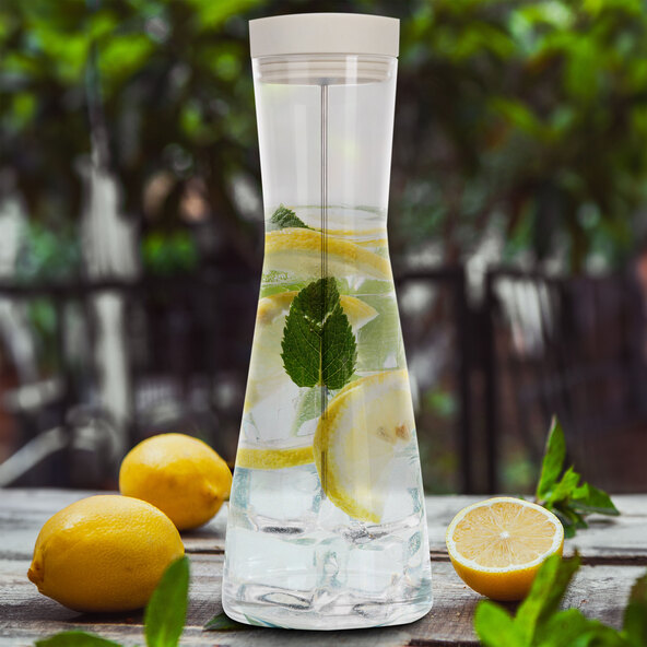 Carafă de sticlă cu capac de silicon