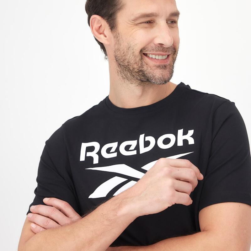  Reebok tapatybė
