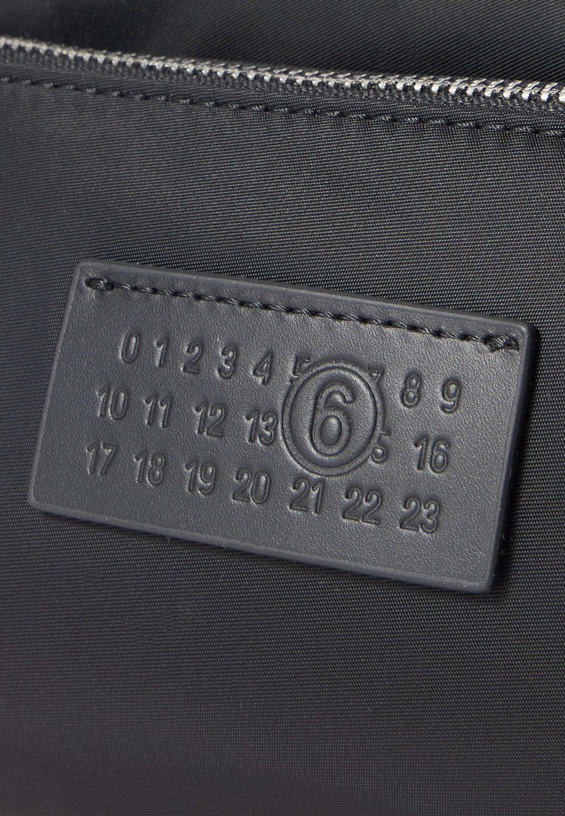 MM6 Maison Margiela CROSSBODY BAG - Umhängetasche - schwarz