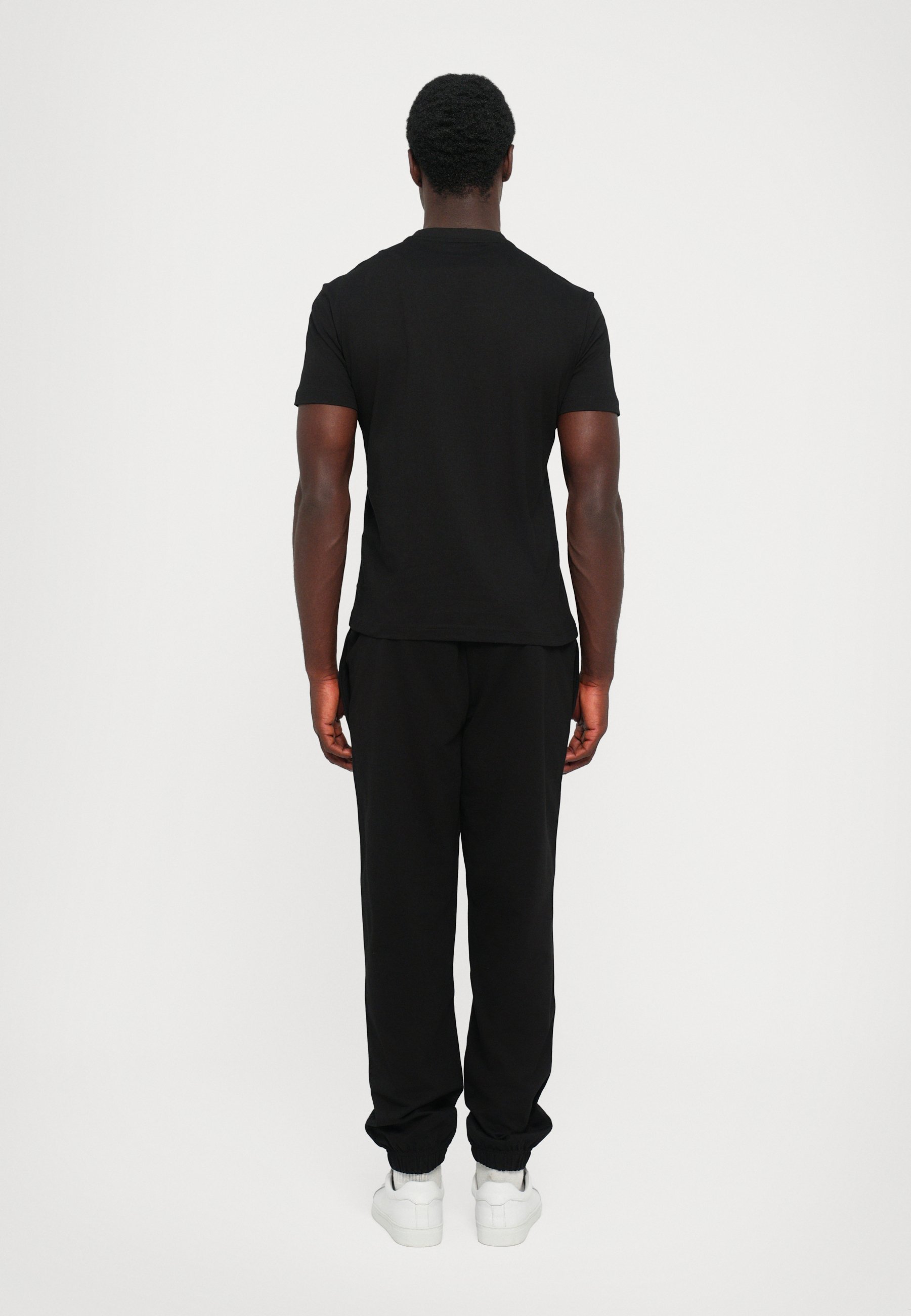 EA7 Emporio Armani TRAIN VISIBILITY TEE - T-shirt met print - zwart/crème