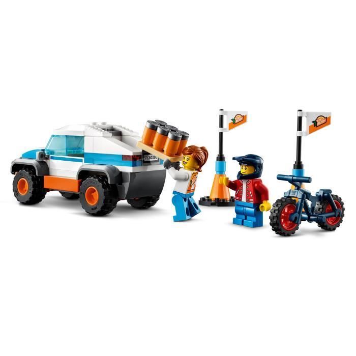 LEGO® City 60290 Skeittipuisto, rakennussetti skeittilaudalla, BMX-pyörällä, kuorma-autolla, lelulahjaidea 5-vuotiaille ja sitä vanhemmille lapsille