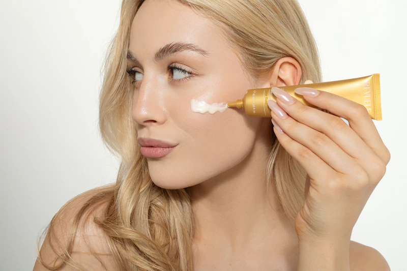 Revuele Luminize illuminating fluid SPF 20