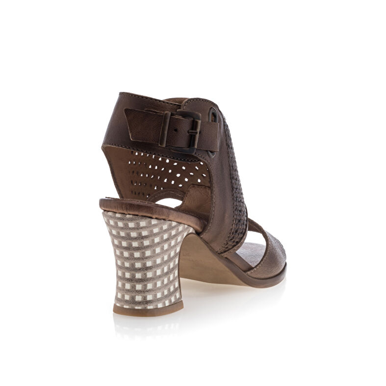 Sandali da donna marroni / Scarpe aperte in punta